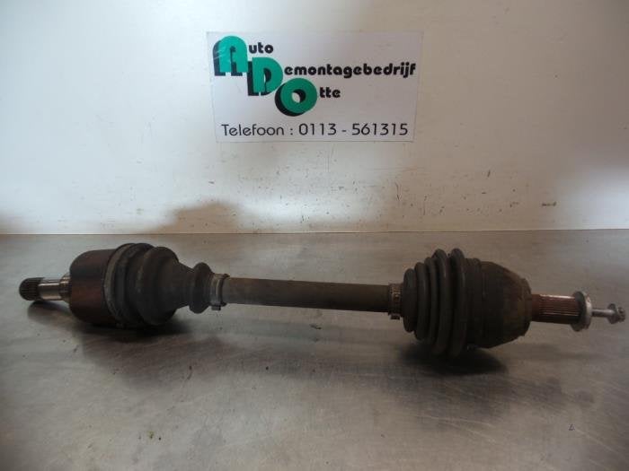 Aandrijfas links-voor van een Ford Focus (Focus 04-), Gebruikt, -, -, Ophalen of Verzenden