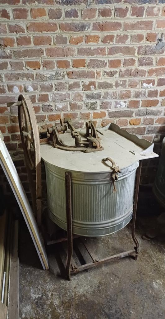 Antiek wasmachine, Ophalen