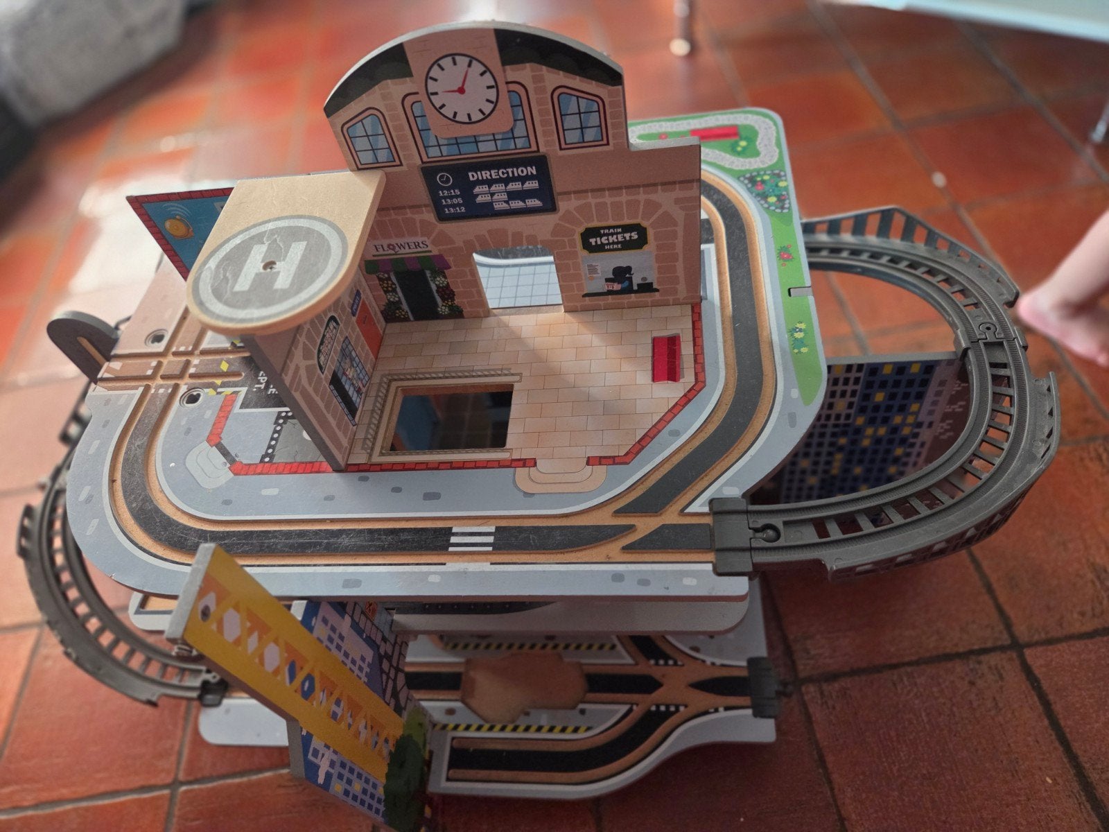 Treinstation playtive, Verzenden
