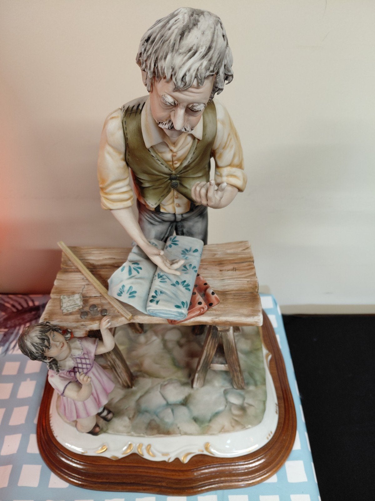Porseleinen kleermaker beeld, Antiek en Kunst, Ophalen