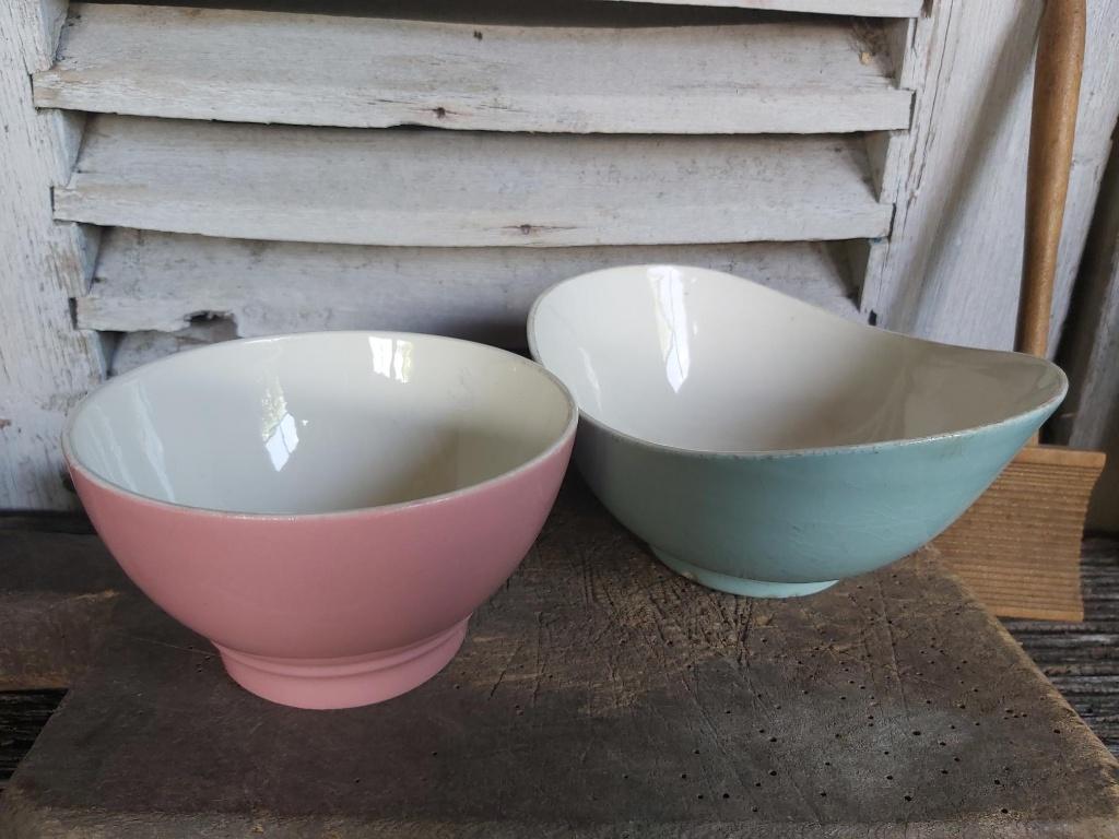 2 leuke pastelkleurige (spoel / nest) kommetjes P Regout, Antiek en Kunst, Ophalen of Verzenden
