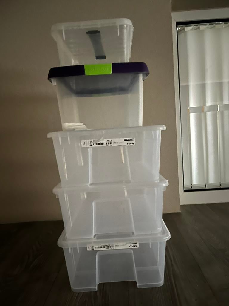 Plastic bakken 5 stuks 15 euro, Ophalen