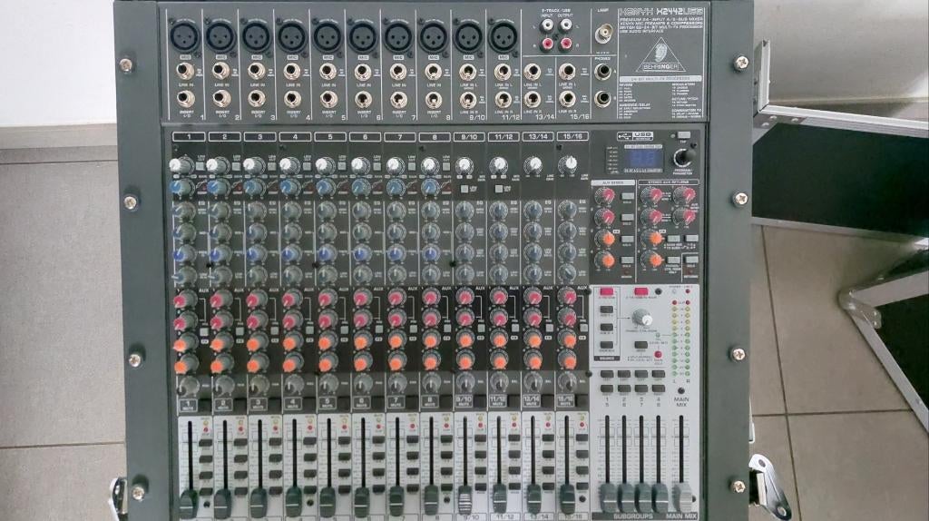 Xenyx x2442 usb + Flight road ready + Numark cdn450, Enlèvement, Comme neuf, 10 à 20 canaux