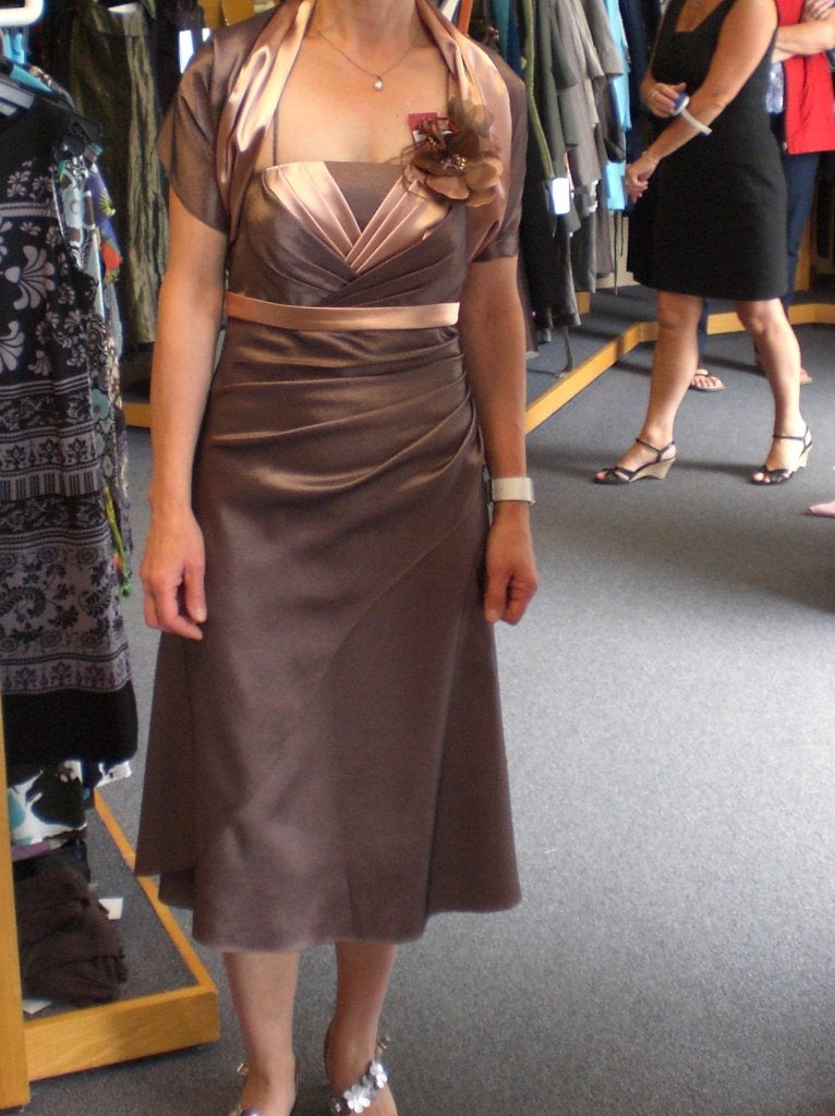 Robe pour cérémonie, Enlèvement