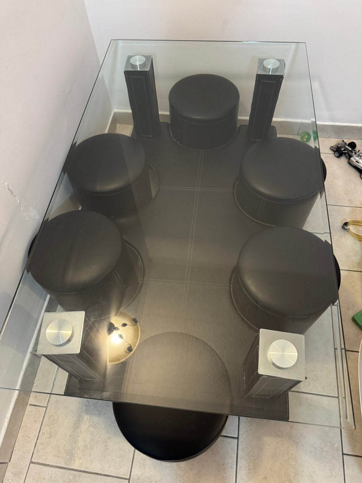 Table basse avec 6 poufs, Maison & Meubles, Comme neuf, Verre, Enlèvement, 50 à 100 cm