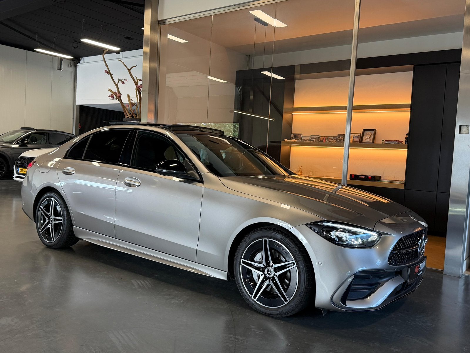 Mercedes-Benz C-Klasse 180 AMG Night Panorama Sfeerverl., Automaat, Panoramadak, Bedrijf, Berline