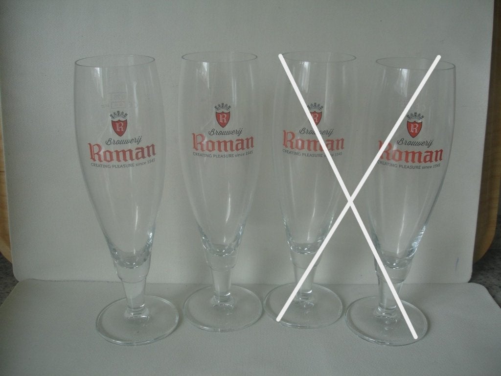 Roman bierglas op voet, 25cl, nog 2 stuks aan € 1,00 stuk, Ophalen of Verzenden, Zo goed als nieuw, Glas of Glazen, Overige merken