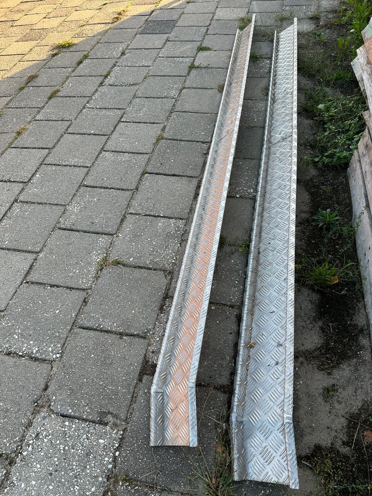 Oprijplaten, Ophalen, Zo goed als nieuw