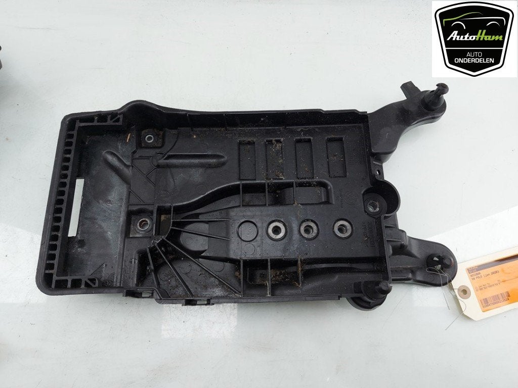 BAC A BATTERIE Volkswagen Polo VI (AW1) (|2Q0915331|), Utilisé, Volkswagen