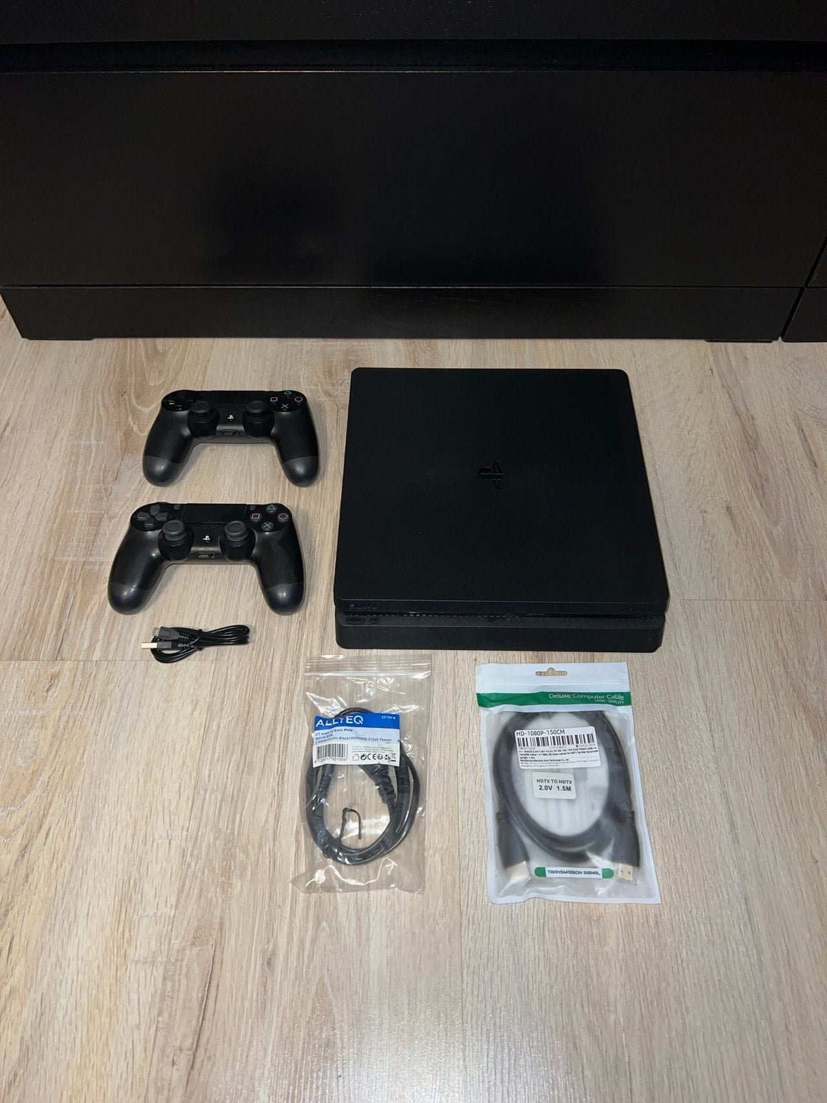 PlayStation 4 Slim 512GB SSD + 2 Controllers (11.00), Ophalen, 500 GB, Met 2 controllers, Zo goed als nieuw