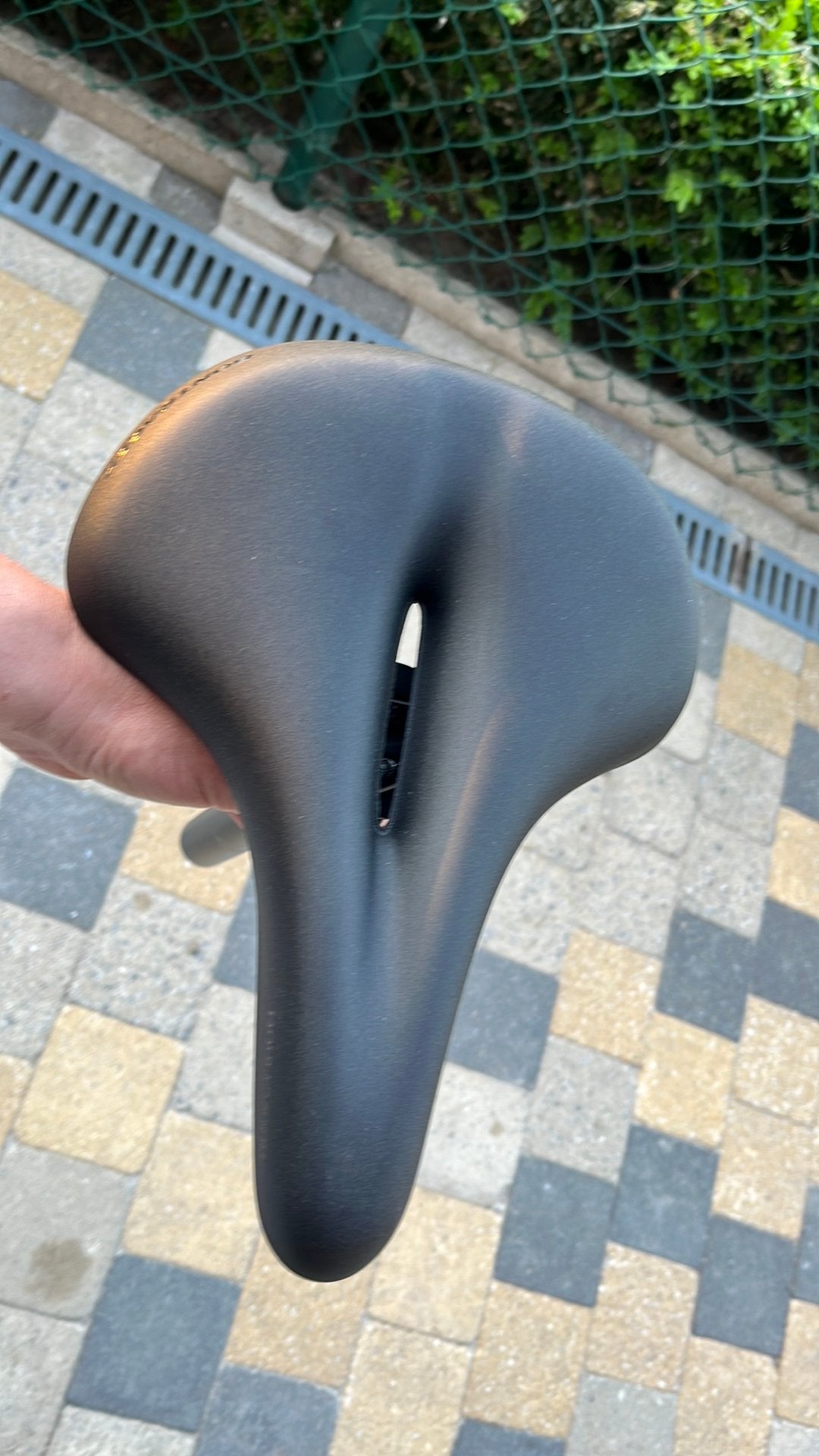 Nieuw zadel en verende zadelpen, Vélos & Vélomoteurs, Vélos Pièces, Enlèvement, Neuf, Stadsfiets, Selle