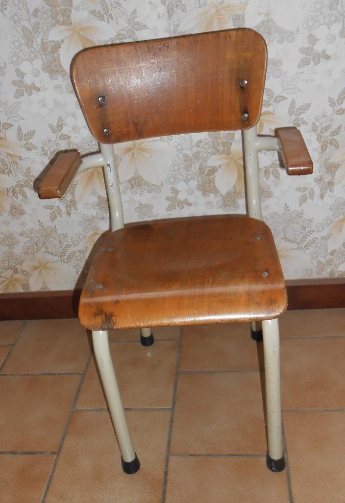 Vintage Retro kinderstoel met armsteun, Ophalen, Huis en Inrichting