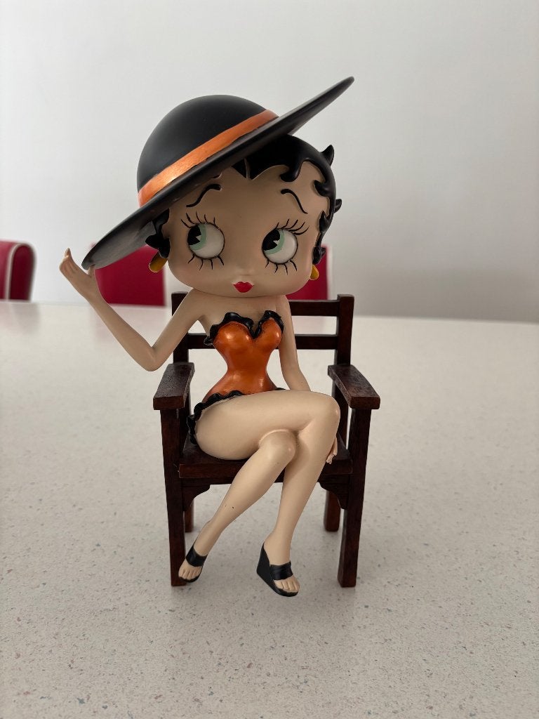 Betty Boop beeldje op stoel, Verzamelen, Ophalen, Zo goed als nieuw, Mens