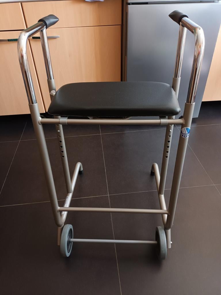 Cadre de marche Rollator 2 roues avant, Divers, Enlèvement, Comme neuf