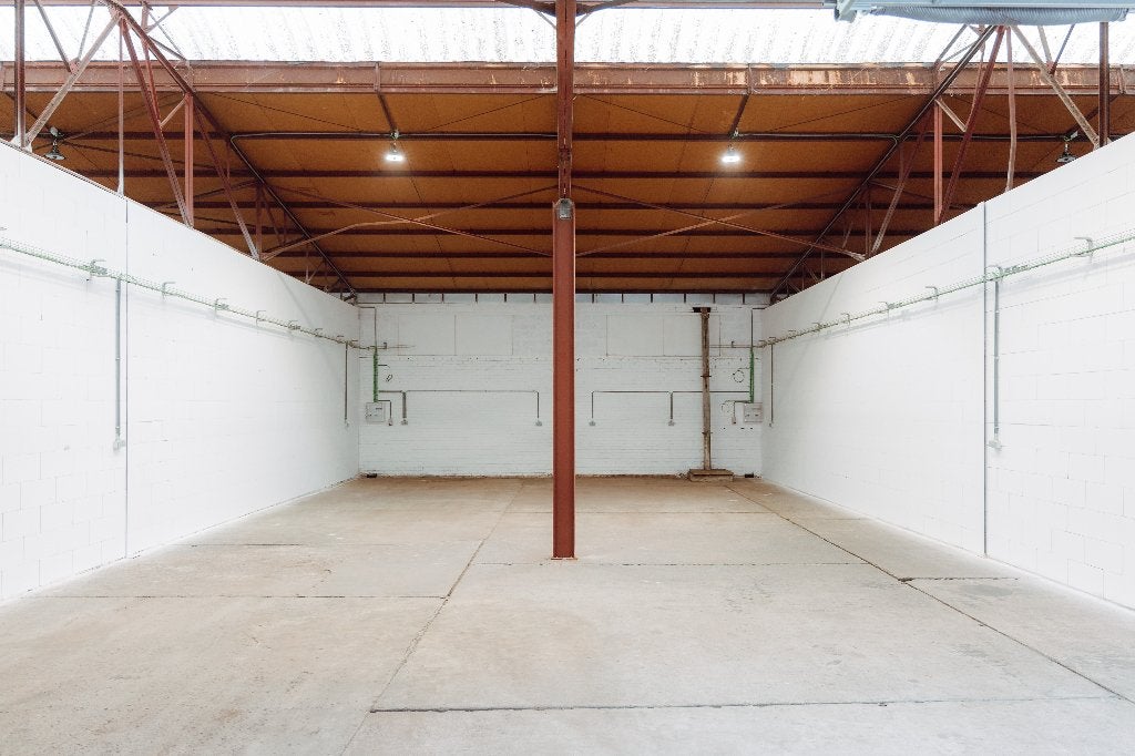 NOUVEAU: Entrepots de 100m2 et 200m2 à Louer à Chatelet, Immo, Charleroi