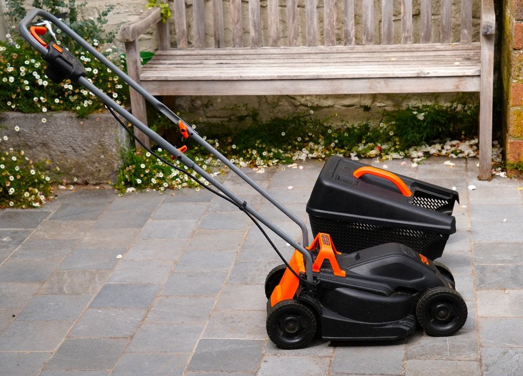 Tondeuse gazon électrique B&D Black & Decker 32 cm 1000W, Jardin & Terrasse, Tondeuses à gazon, Démarrage électrique, Tondeuse rotative