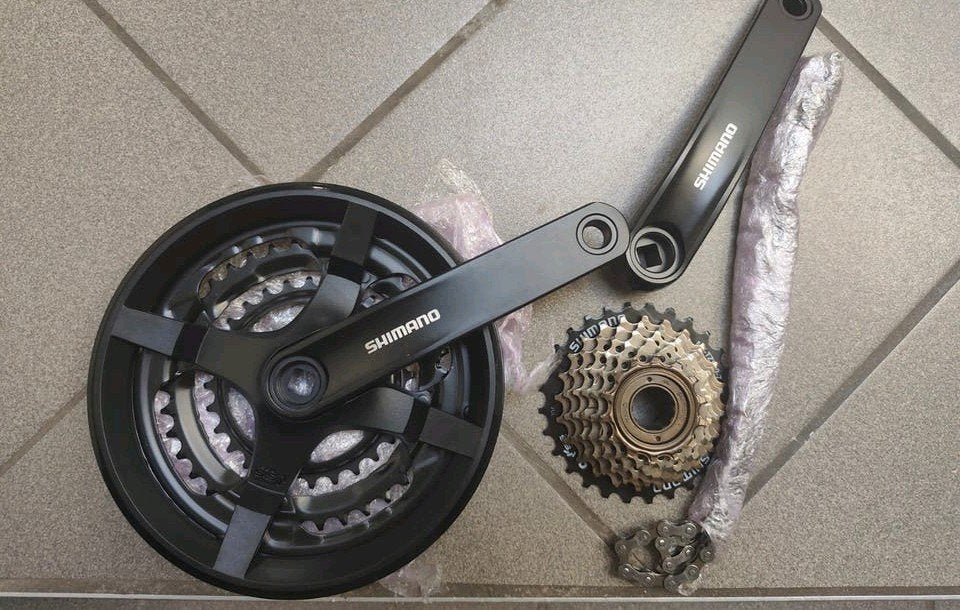 Kit Shimano NEUF : Pédalier FC-TY301 + Roue libre + Chaîne, Enlèvement, Roue, Plastique
