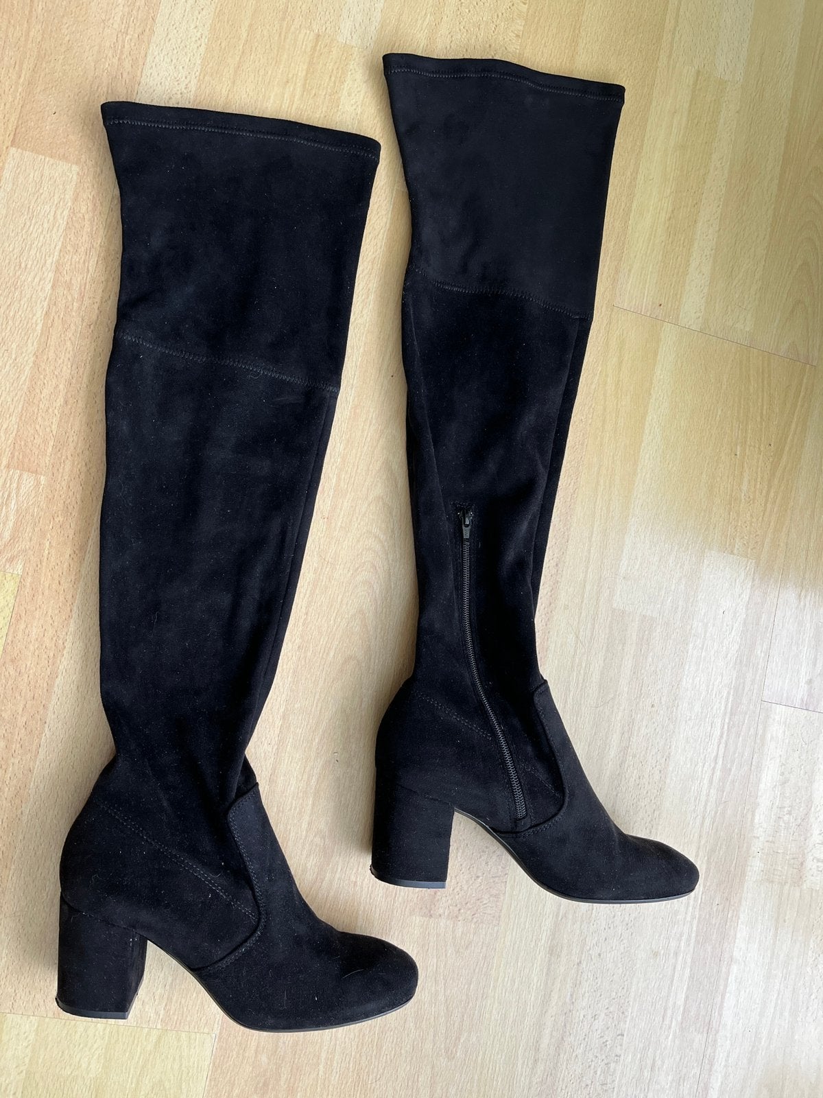 Knielaarzen nubuk zwart maat 39, Kleding | Dames, Ophalen, Hoge laarzen, Zwart, Zo goed als nieuw