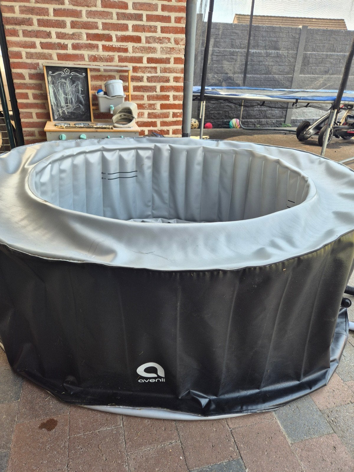 Jacuzzi Avenli, Tuin en Terras, Bubbelbaden en Hottubs, Ophalen, Gebruikt, Filter, Opblaasbaar