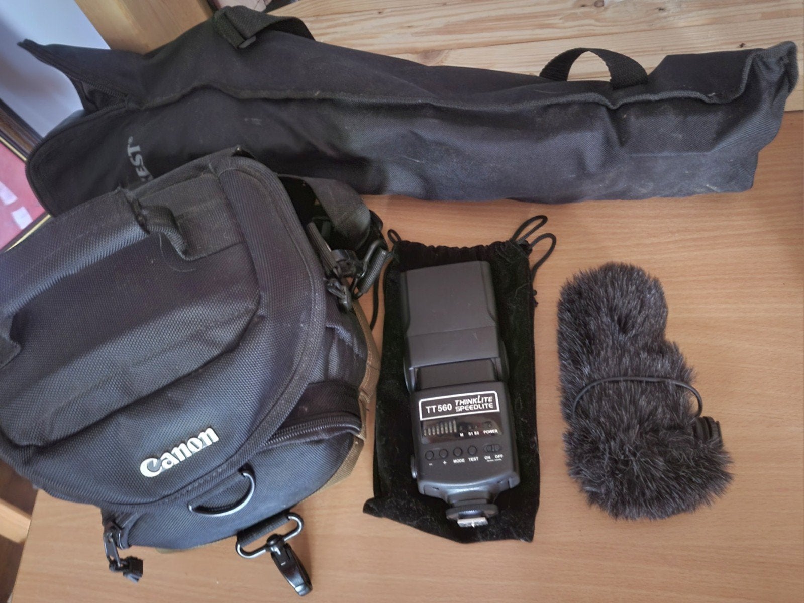 Canon 600D + extra lens + rugzak + windhoos + flits +statief, Ophalen, Zo goed als nieuw, Canon