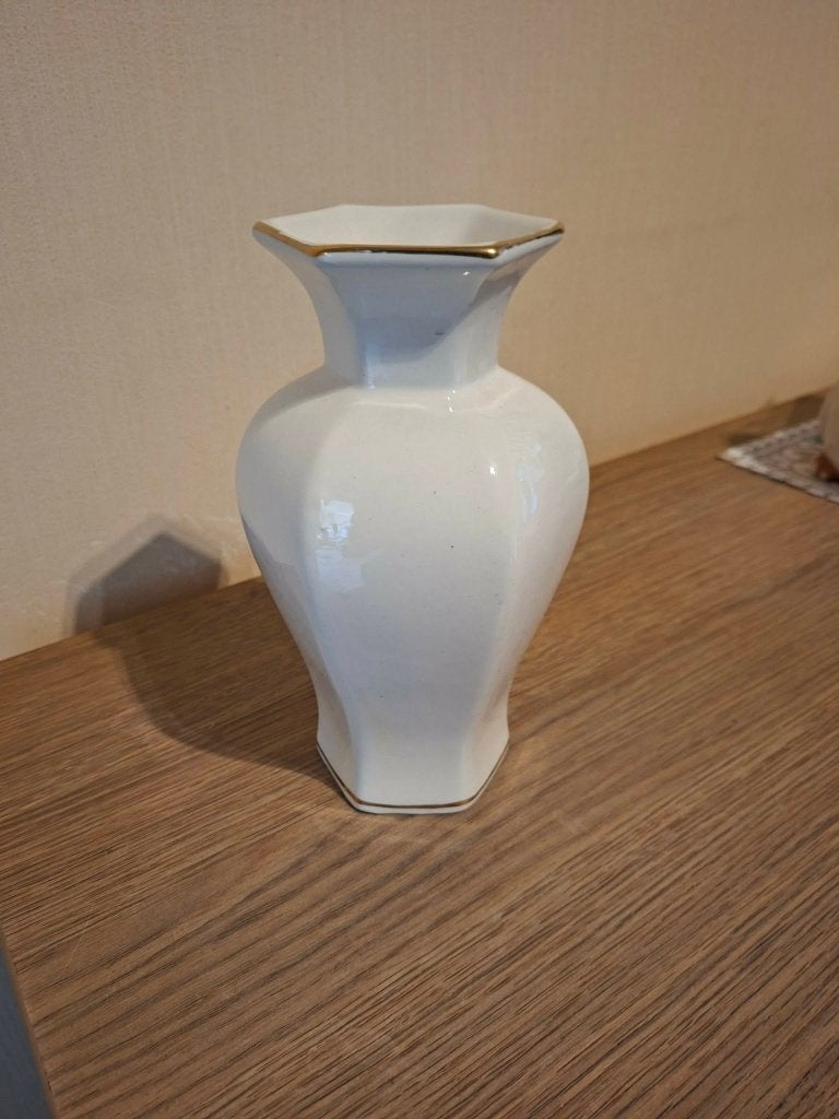 Witte, zeshoekige vaas, Huis en Inrichting, Woonaccessoires | Vazen, Ophalen of Verzenden, Gebruikt, Wit, 20 cm