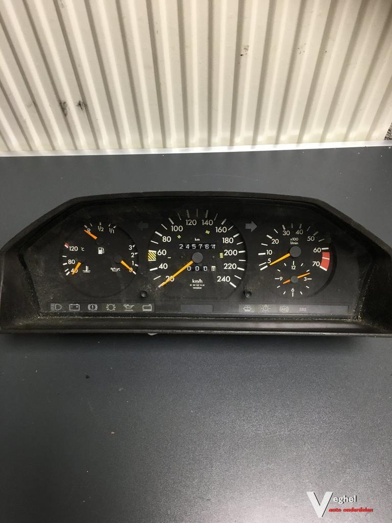 Mercedes W124  Benzine   124 542 7469    Km Tellerklok, Gebruikt, -, -, Ophalen of Verzenden