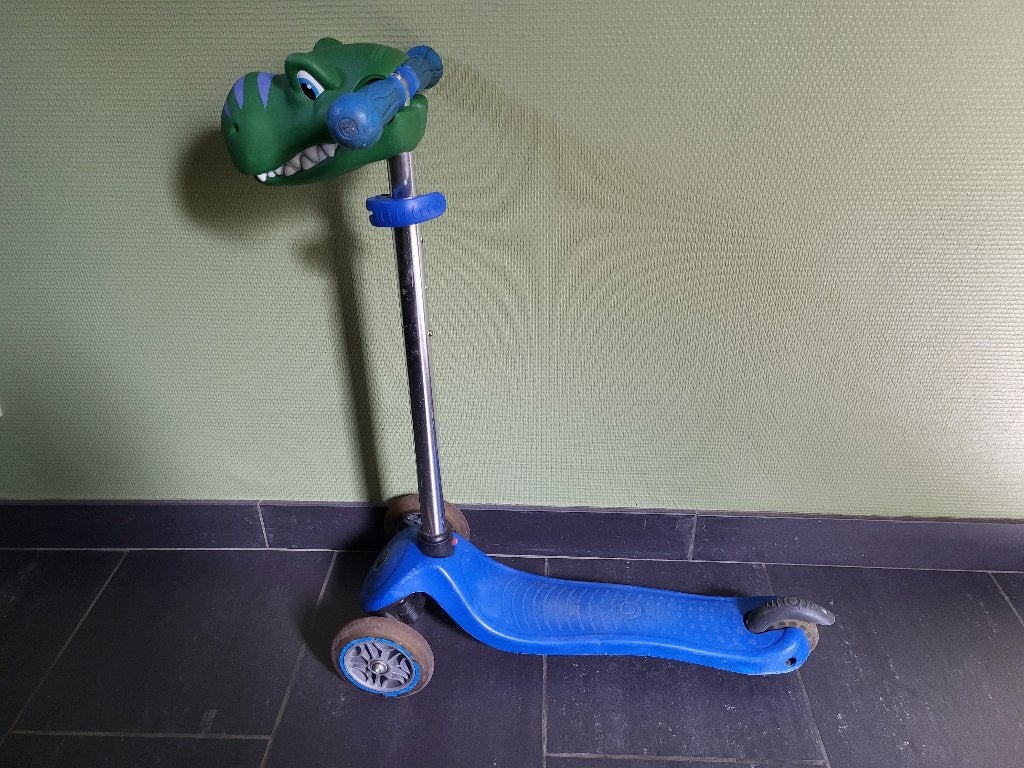 Globe step met 3 wielen, Fietsen en Brommers, Steps, Ophalen, Zo goed als nieuw, Gewone step