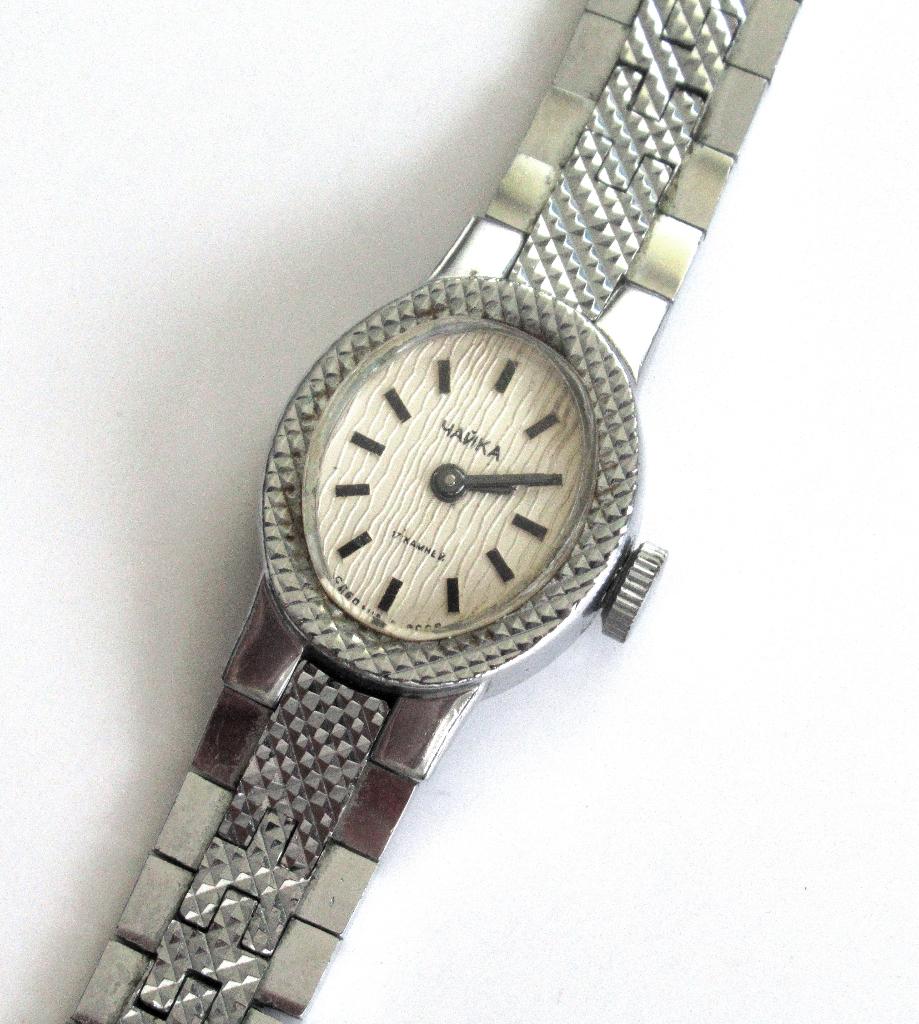 Montre mécanique soviétique vintage pour femmes années '80, Enlèvement ou Envoi, Comme neuf