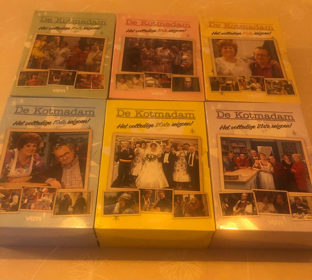DVD boxen de kotmadam seizoen 16-17-18-19-20-21 nieuw, Cd's en Dvd's, Ophalen of Verzenden, Nieuw in verpakking, Boxset