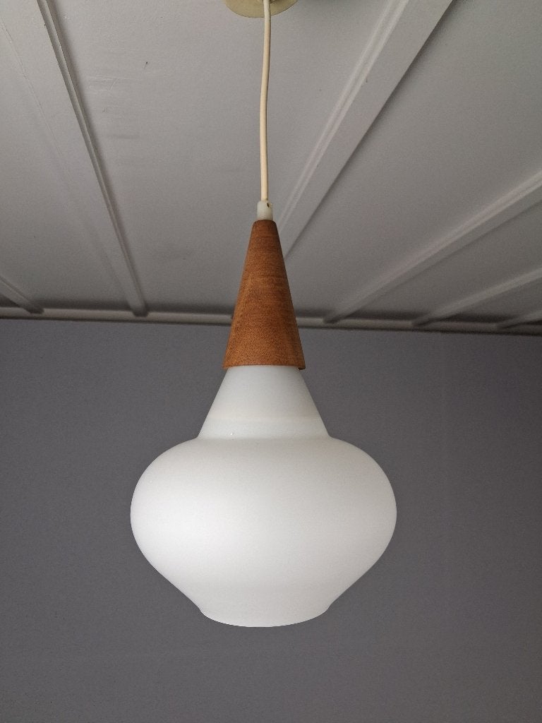 Vintage Opaline Hanglamp met Teak, Jaren 60 - 70, Ophalen, Gebruikt, Vintage, E27 (groot)