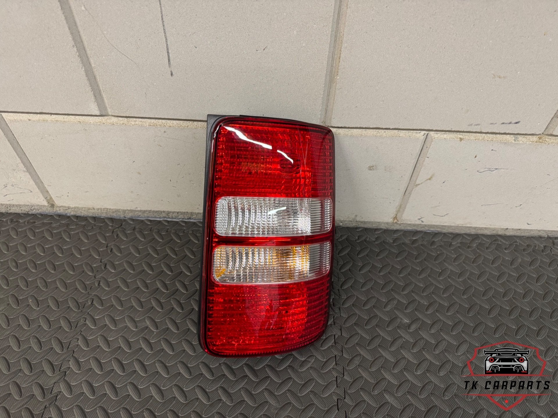Feu arri re Volkswagen Caddya neuf R 2k0945112c, Neuf, Volkswagen, Volkswagen AG, Vw@volkswagen.de