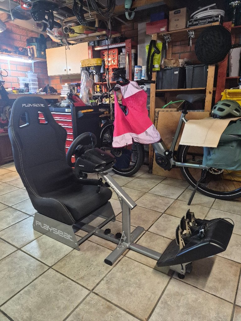 Logitech G923 stuur + pedalen en playseat zetel, Games en Spelcomputers, Ophalen, Zo goed als nieuw, Playseat of Racestoel