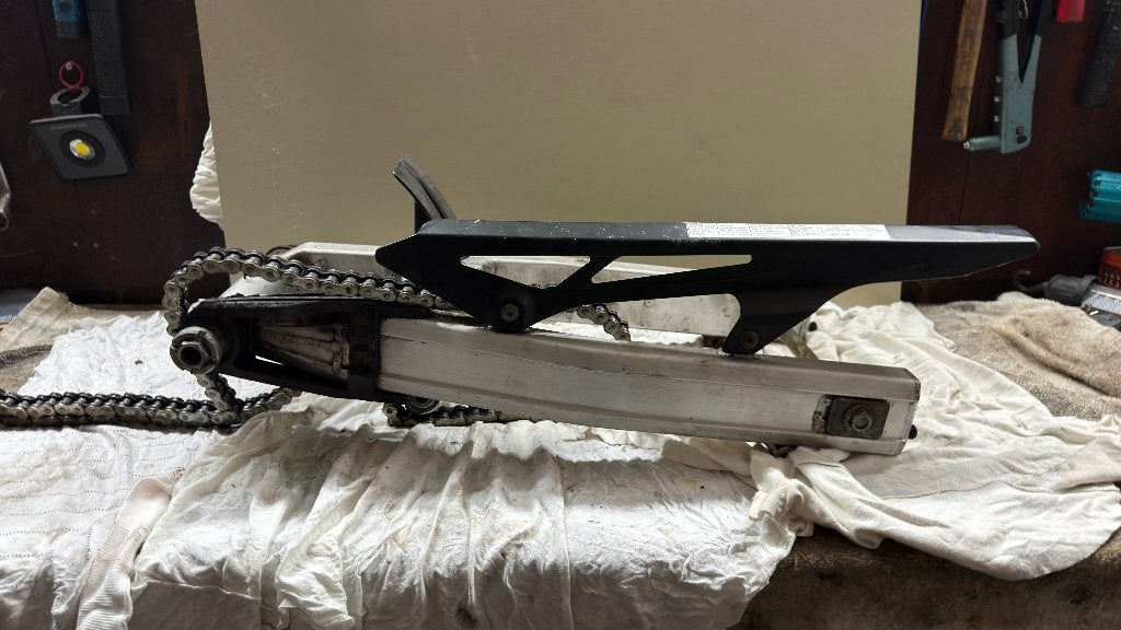 SV650N 1999-2002 Swingarm / Draagarm  ketting achteras, Ophalen of Verzenden, Gebruikt