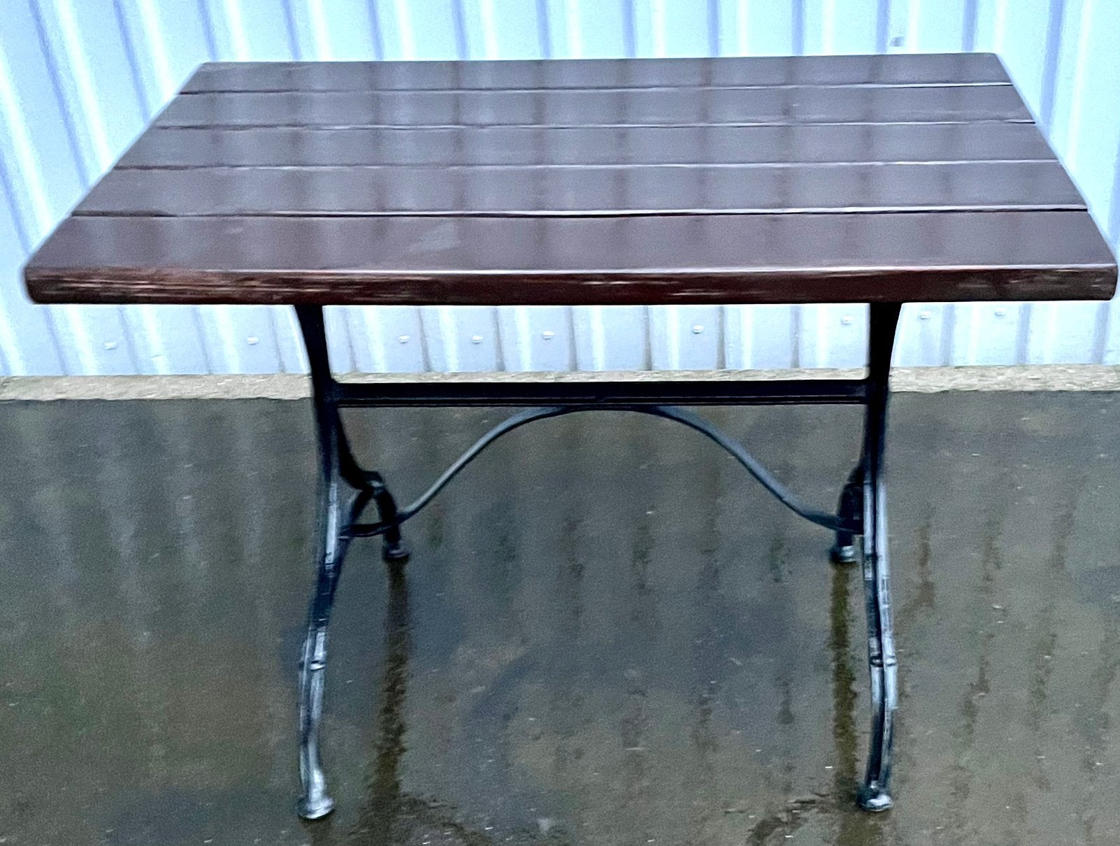 Table de jardin bistrot – fonte et chêne, très robuste, Enlèvement, Comme neuf, Rectangulaire, Métal