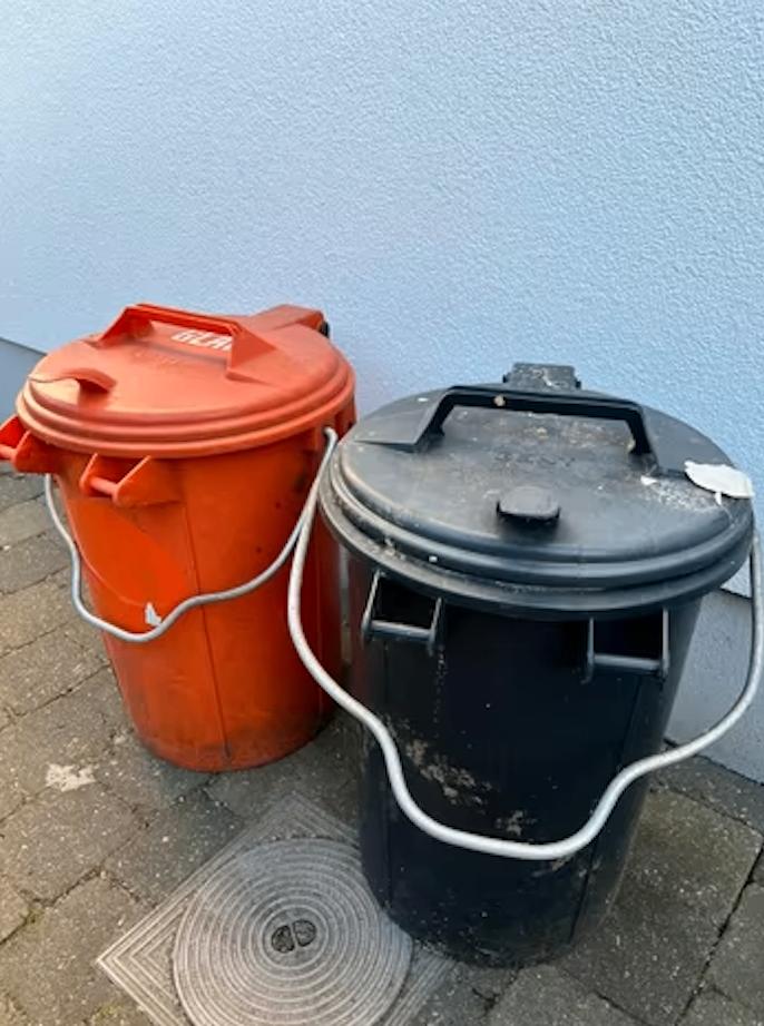 Afvalemmer glas oranje, Ophalen, Gebruikt, Kunststof