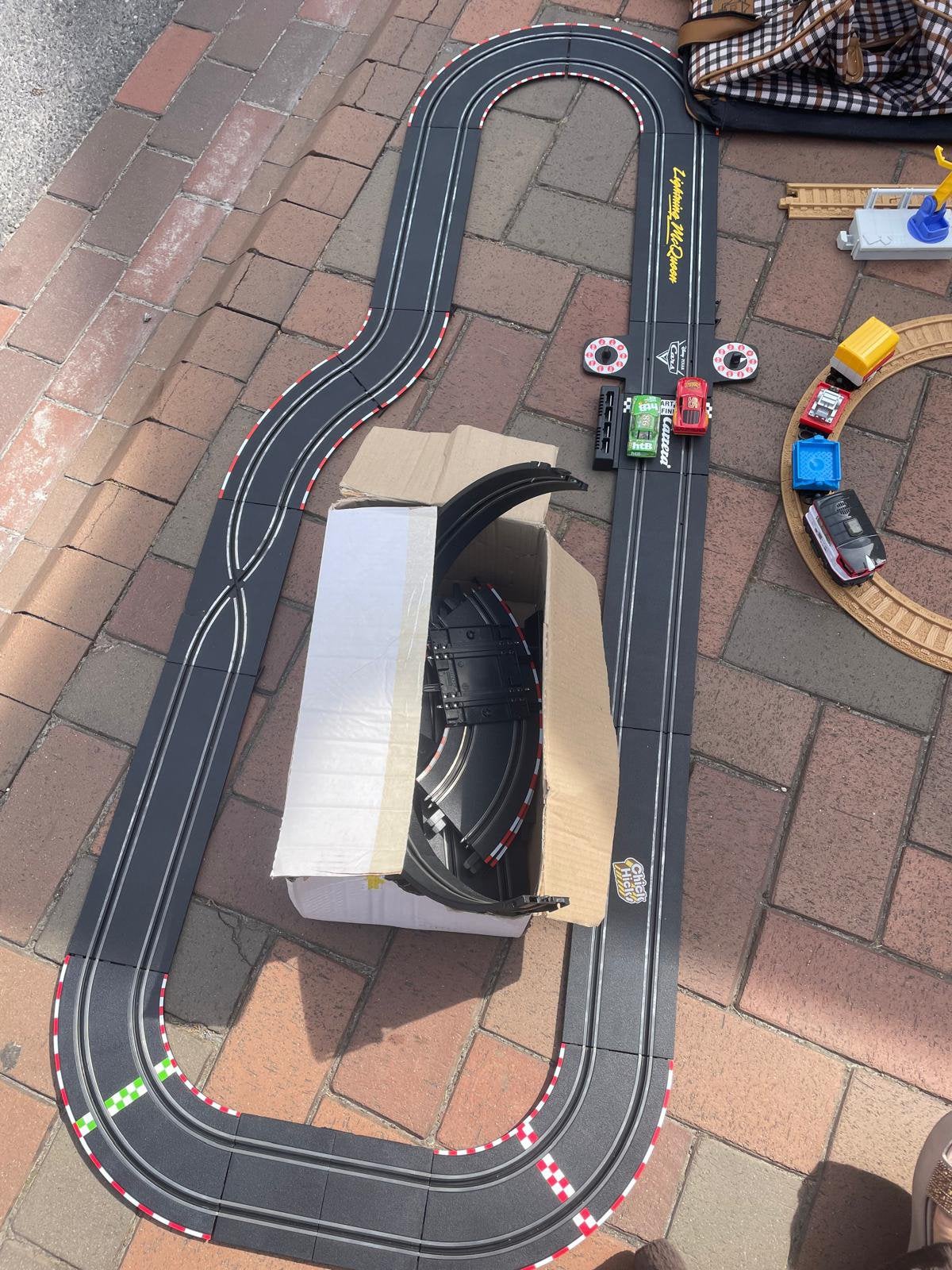 Cars race track, Kinderen en Baby's, Speelgoed | Racebanen, Overige merken, Verzenden, Zelf te bouwen, Elektrisch