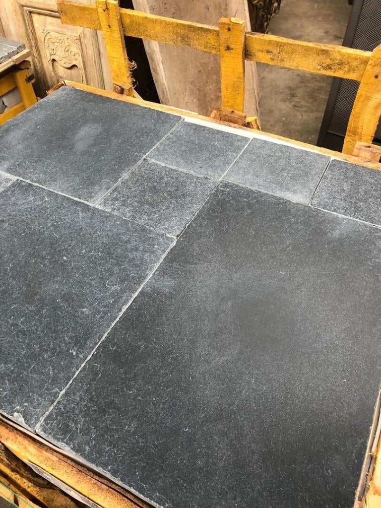 EN SOLDE ! SOL EN PIERRE BLEUE, BANDAGE ROMAN, Enlèvement, Bois