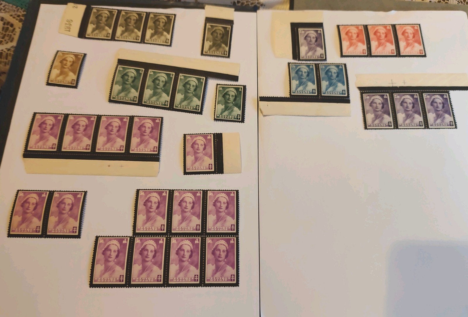Timbres de deuil pour Sa Majesté la Reine Astrid datant de 1, Enlèvement ou Envoi