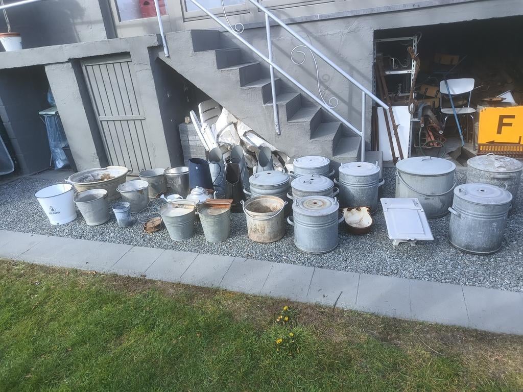 Groot lot diverse zinken voorwerpen, Ophalen