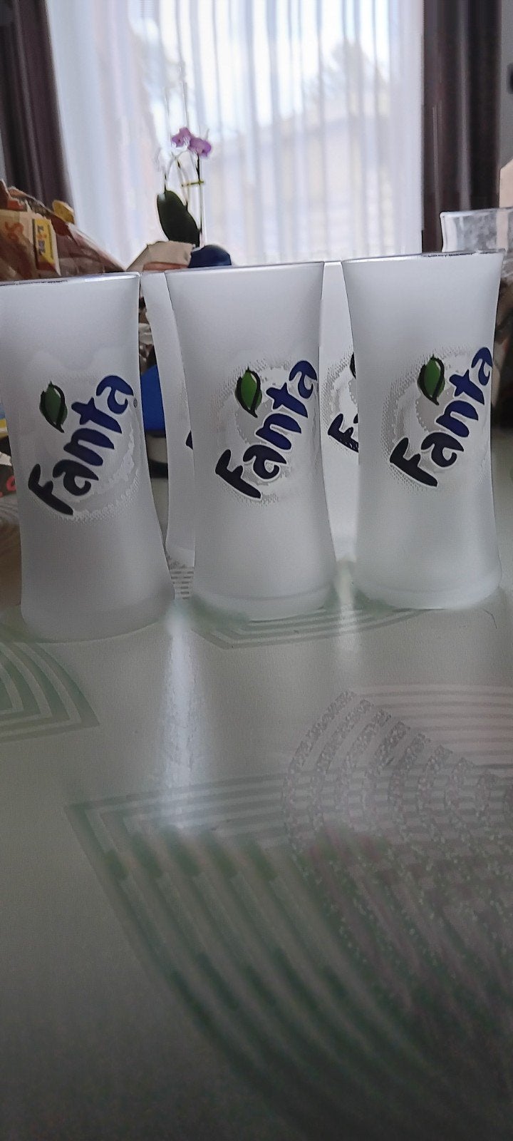 6 fanta glazen, Ophalen