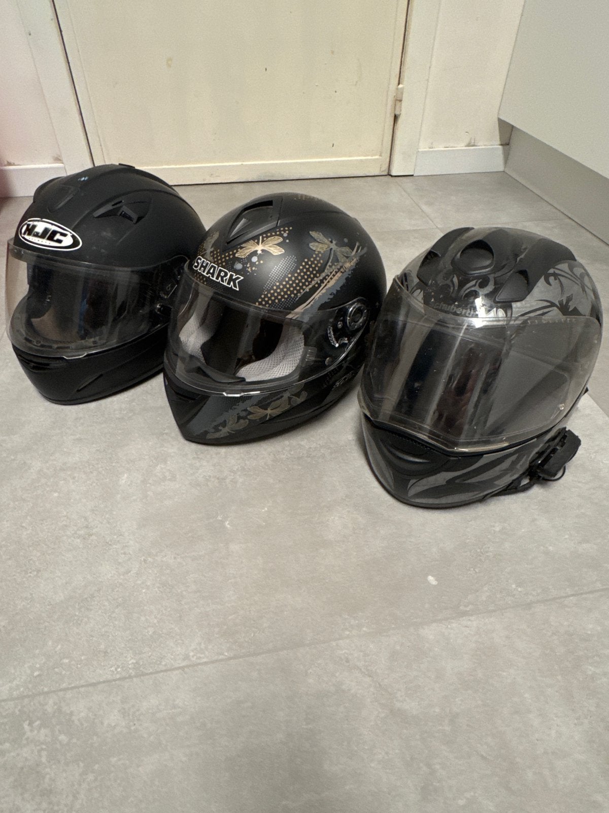 Gratis: 3 motorhelmen -Voor hobby/decoratie, NIET op de weg!, Enlèvement, HJC