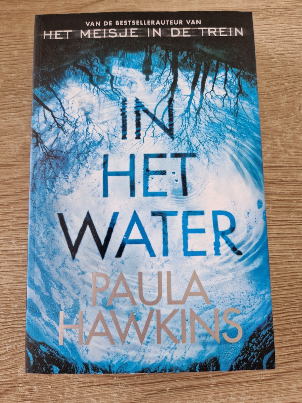 Paula Hawkins - In het water, Enlèvement ou Envoi, Paula Hawkins