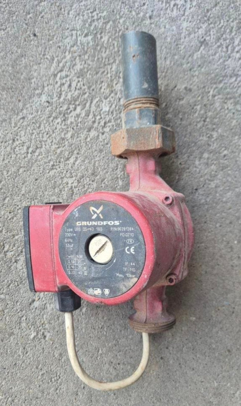 Circulateur Grundfos.
Utilisé mais fonctionne toujours, Bricolage & Construction, Chauffage & Radiateurs, Enlèvement, Utilisé