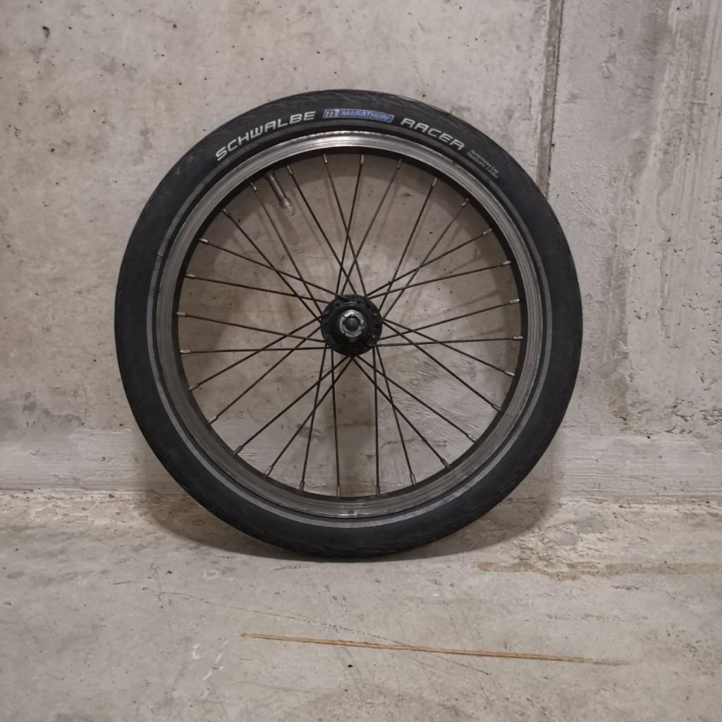 Voorwiel 16 inch met Schwalbe band, Ophalen, Band