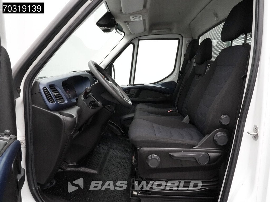 Iveco Daily 35C18 3.0L Automaat Dubbellucht Open Laadbak 180, Auto's, Bestelwagens en Lichte vracht, Automaat, Gebruikt, Euro 6