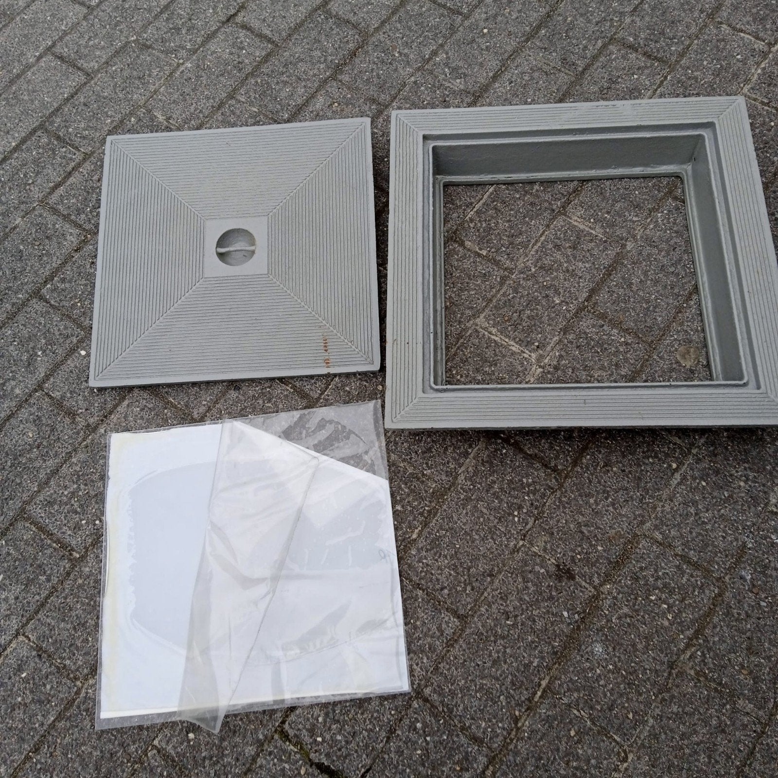 Putdeksel in gietdeksel 50x50, Ophalen, Nieuw, IJzer