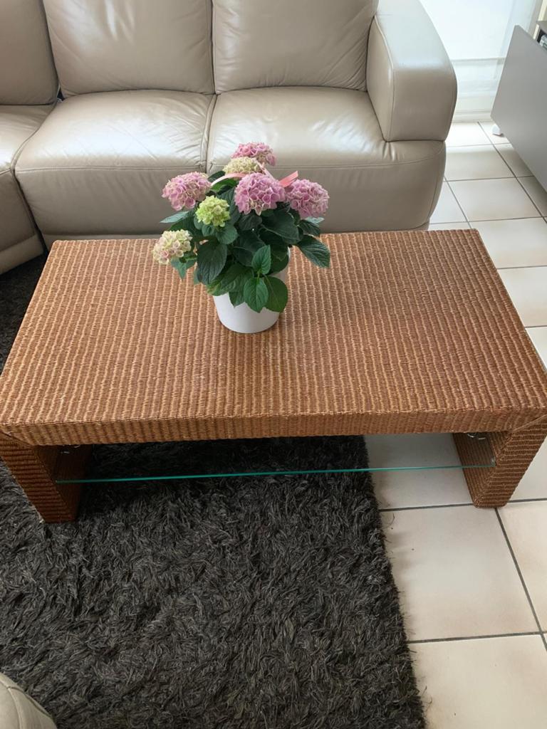 Rieten salontafel + roltafel + staander, Huis en Inrichting, Tafels | Salontafels, Ophalen