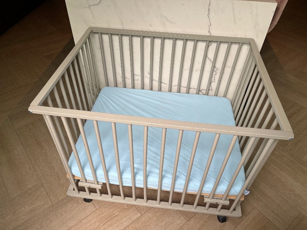 Babypark / box inclusief matras, matrasbeschermer en laken, Ophalen, Gebruikt, Rechthoekig, In hoogte verstelbaar