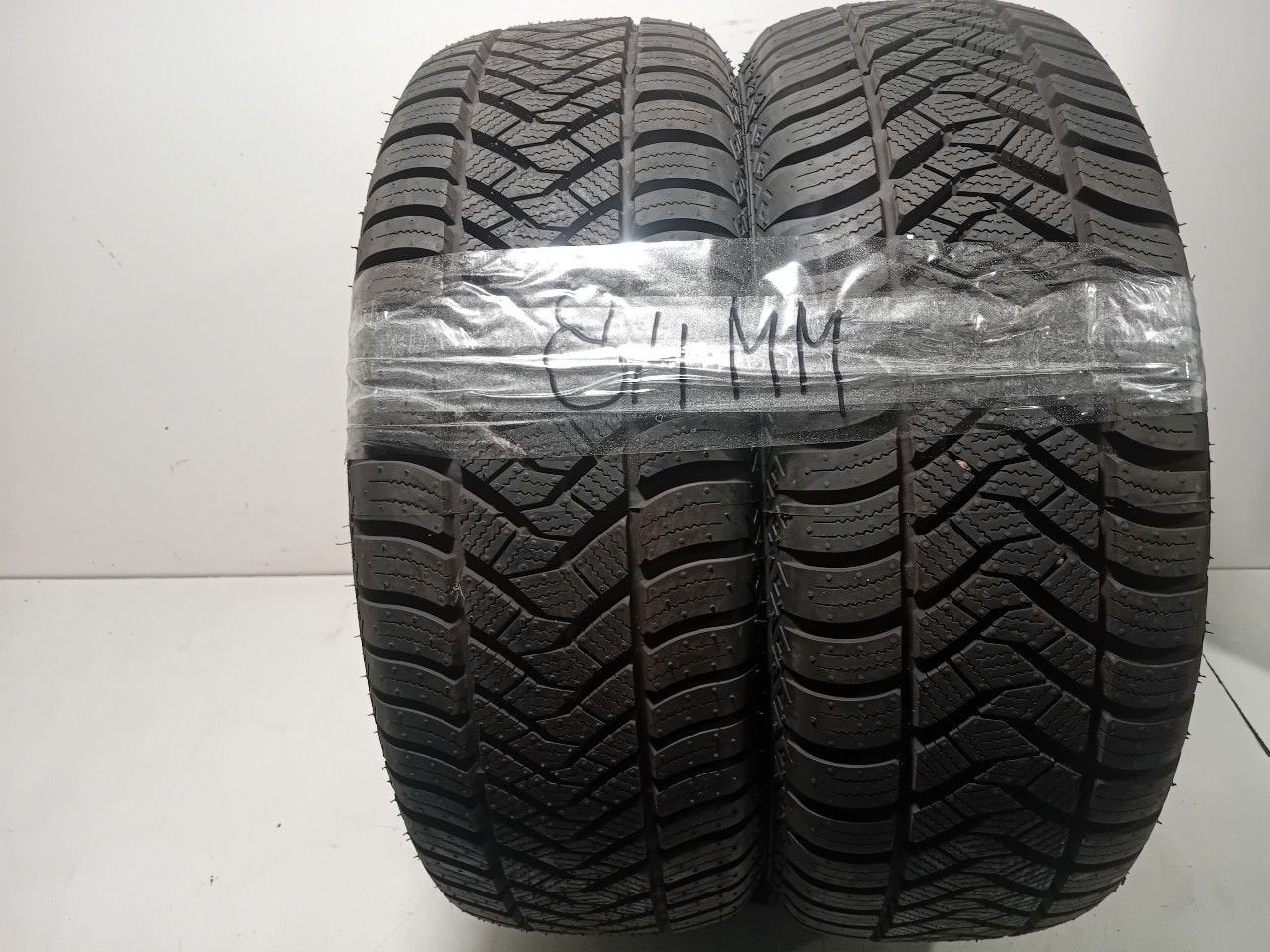 Bandenset 2 stuks 4-Seizoenen 205 60 R15, Auto-onderdelen, Onderdelen@venauto.nl, Van der Ven Autorecycling B.V., Gebruikt, 15 inch