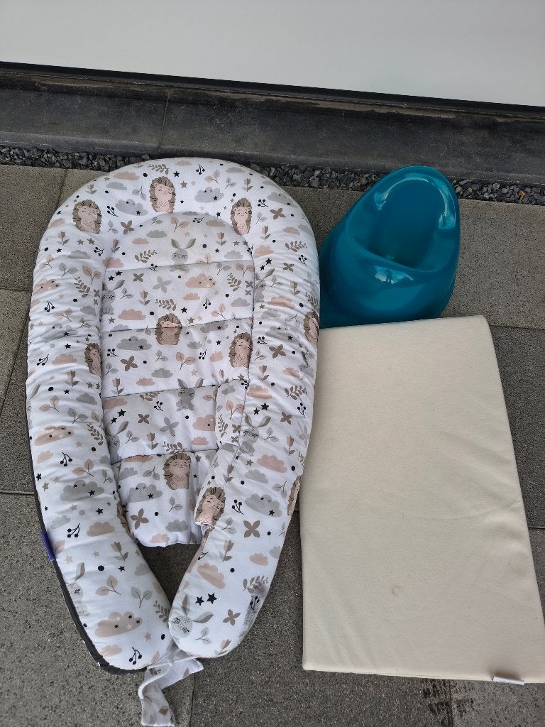 Jukki babynestje + Zijligkussen + Potje, Ophalen, Gebruikt